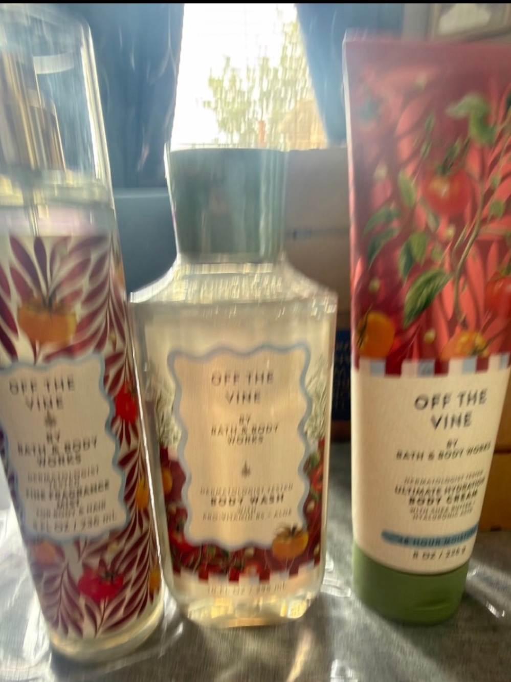 Bath & Body Works Off The Vine Trio - Peach, Green, Red
